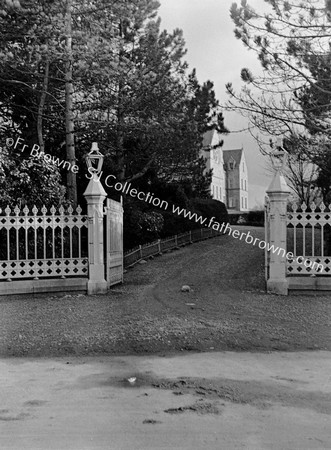 ENTRANCE GATE